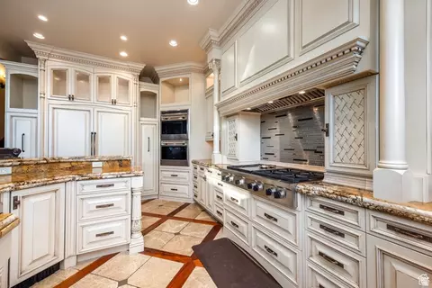 Kitchen - 694 W Cephus Rd S, Draper, UT 84020 photo 2 of 12