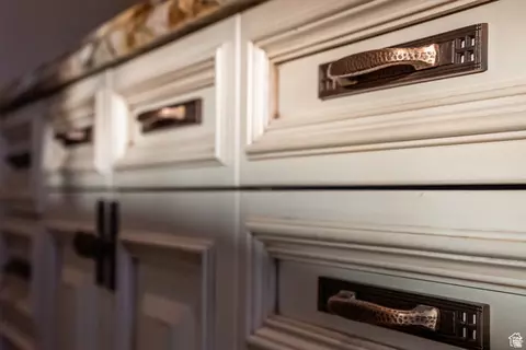Kitchen - 694 W Cephus Rd S, Draper, UT 84020 photo 6 of 12