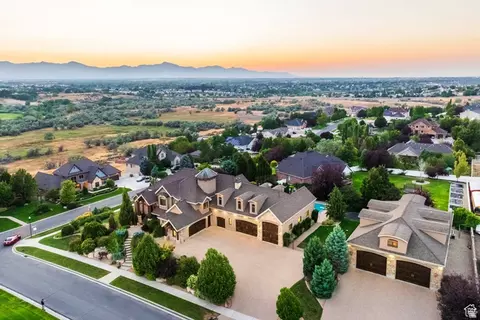 View/Area - 694 W Cephus Rd S, Draper, UT 84020 photo 2 of 7