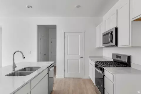 Kitchen - 2013 E Corriente Dr #341, Salem, UT 84653 photo 2 of 2