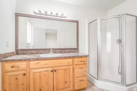 Bath - 433 E 475 N, Ogden, UT 84404 photo 1 of 4