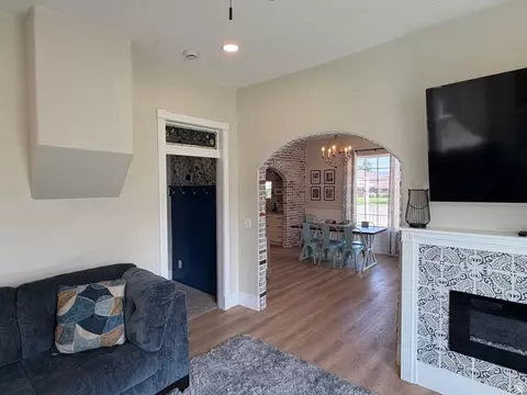Entry Way - 195 N 100 E, Monroe, UT 84754 photo 2 of 3
