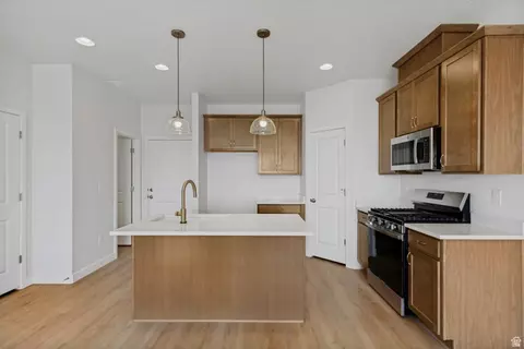 6835 S Mount Berry Rd #436, West Jordan, UT 84081