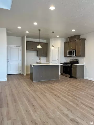 6835 S Mount Berry Rd #436, West Jordan, UT 84081
