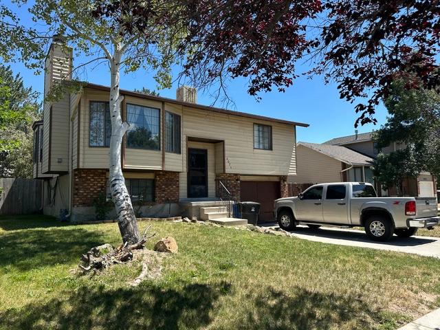 6075 Park Wood Dr, Kearns, UT 84118