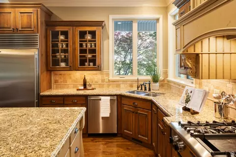 Kitchen - 875 S 1250 E, Mapleton, UT 84664 photo 2 of 4