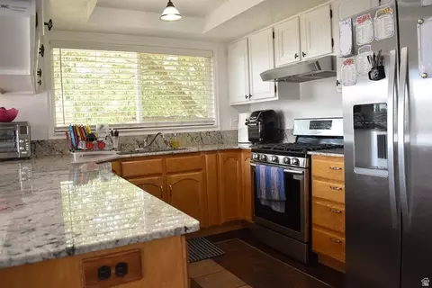 360 N State St, Ferron, UT 84523 photo 6