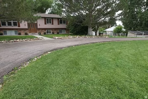 360 N State St, Ferron, UT 84523 photo 2