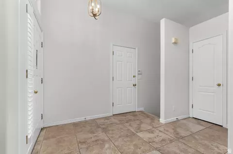 Entry Way - 239 E Cottage Wood Ln S, Murray, UT 84107 photo 1 of 2
