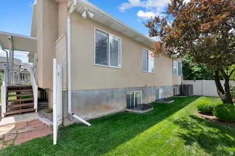 Exterior - 239 E Cottage Wood Ln S, Murray, UT 84107 photo 7 of 8