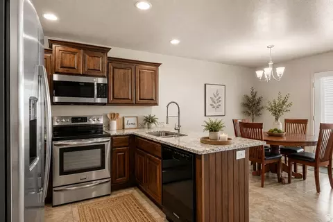 1146 W Excalibur Way, West Haven, UT 84401