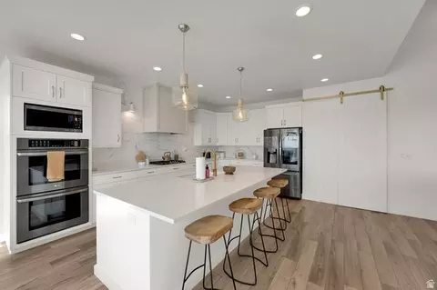 Kitchen - 6291 N Glenmar Way E, Eagle Mountain, UT 84005 photo 3 of 4