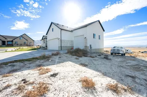 Exterior - 6291 N Glenmar Way E, Eagle Mountain, UT 84005 photo 7 of 11