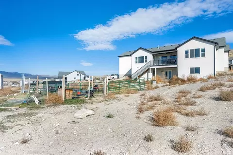 Exterior - 6291 N Glenmar Way E, Eagle Mountain, UT 84005 photo 5 of 11