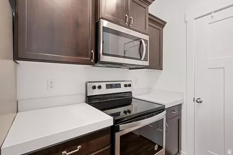 Kitchen - 7199 N Brook Rdg, Eagle Mountain, UT 84005 photo 3 of 3