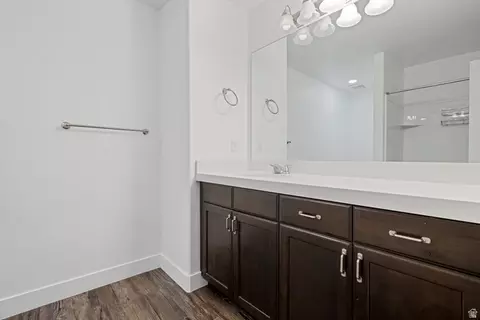 Bath - 7199 N Brook Rdg, Eagle Mountain, UT 84005 photo 4 of 5