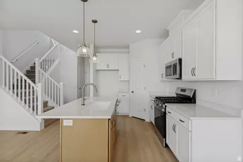 6847 S Mount Berry Rd #439, West Jordan, UT 84081