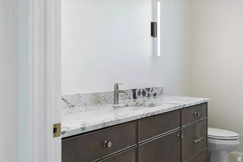 Bath - 426 E Forrest Paddock Dr, Washington, UT 84780 photo 5 of 8