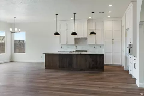 Kitchen - 426 E Forrest Paddock Dr, Washington, UT 84780 photo 1 of 2