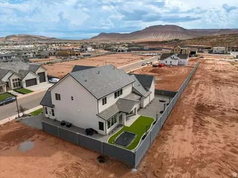 View/Area - 426 E Forrest Paddock Dr, Washington, UT 84780 photo 2 of 2
