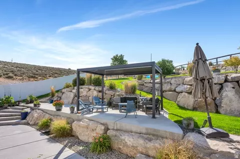 2104 E Weeping Cherry Ln, Eagle Mountain, UT 84005 photo 49
