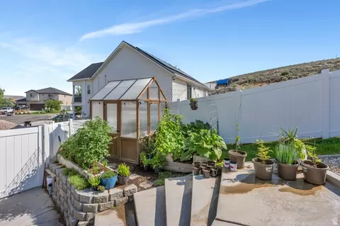 2104 E Weeping Cherry Ln, Eagle Mountain, UT 84005 photo 34