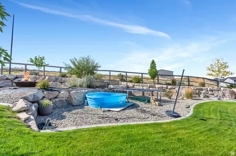 2104 E Weeping Cherry Ln, Eagle Mountain, UT 84005 photo 38