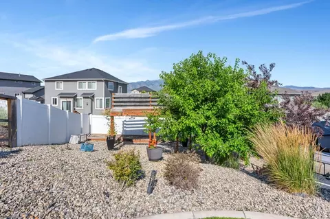 2104 E Weeping Cherry Ln, Eagle Mountain, UT 84005 photo 43