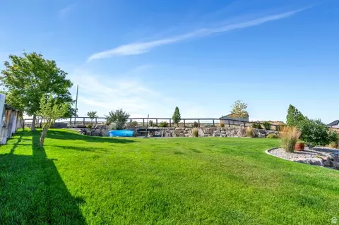 2104 E Weeping Cherry Ln, Eagle Mountain, UT 84005 photo 36