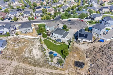 2104 E Weeping Cherry Ln, Eagle Mountain, UT 84005 photo 63