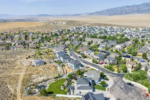 2104 E Weeping Cherry Ln, Eagle Mountain, UT 84005 photo 62
