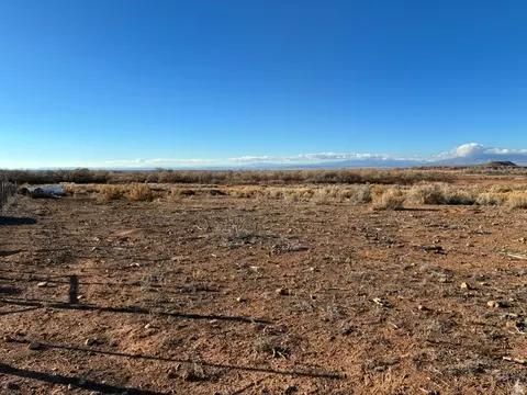 9813 E 4000 S, Lapoint, UT 84039 photo 8