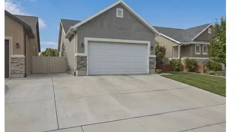 1854 W Shadow Dr, Eagle Mountain, UT 84005 photo 1