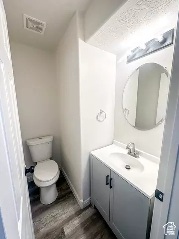 Bath - 705 N 310 E, Tooele, UT 84074 photo 2 of 9