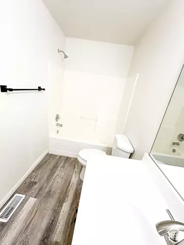 Bath - 705 N 310 E, Tooele, UT 84074 photo 3 of 9