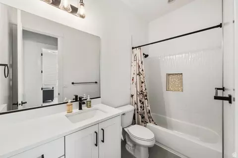 Bath - 461 E 4290 S, Washington, UT 84780 photo 5 of 5