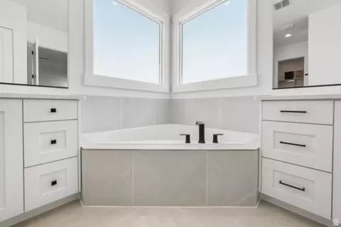 Bath - 461 E 4290 S, Washington, UT 84780 photo 3 of 5