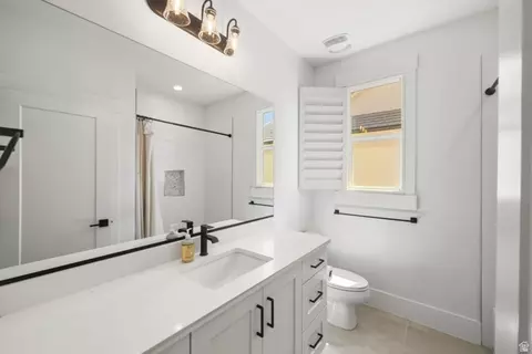 Bath - 461 E 4290 S, Washington, UT 84780 photo 4 of 5