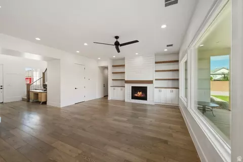 Living - 461 E 4290 S, Washington, UT 84780 photo 3 of 4