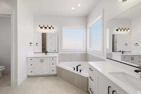 Bath - 461 E 4290 S, Washington, UT 84780 photo 2 of 5