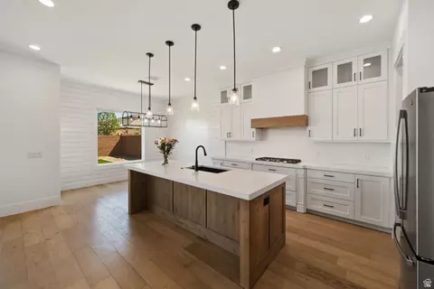 Kitchen - 461 E 4290 S, Washington, UT 84780 photo 2 of 2