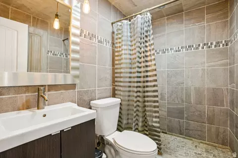 Bath - 7363 N Ute Dr, Eagle Mountain, UT 84005 photo 4 of 4
