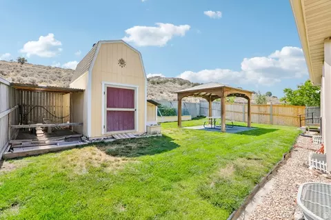 Exterior - 7363 N Ute Dr, Eagle Mountain, UT 84005 photo 2 of 7