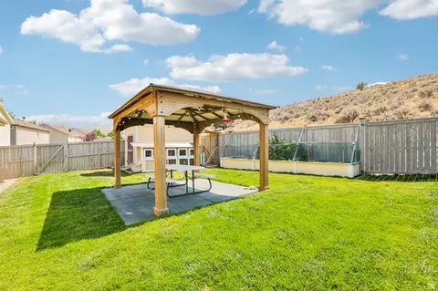 Exterior - 7363 N Ute Dr, Eagle Mountain, UT 84005 photo 3 of 7