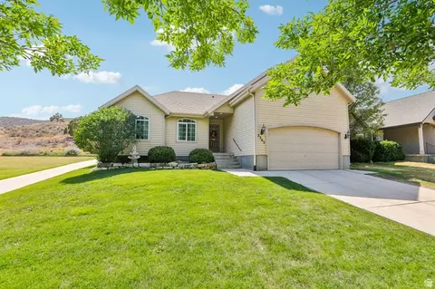 Exterior - 7363 N Ute Dr, Eagle Mountain, UT 84005 photo 5 of 7