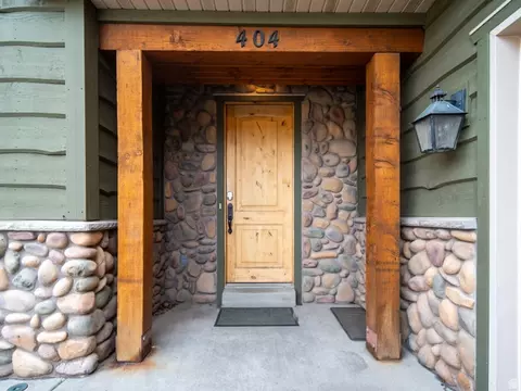 Exterior - 5184 E Fairview Loop C404, Eden, UT 84310 photo 2 of 8