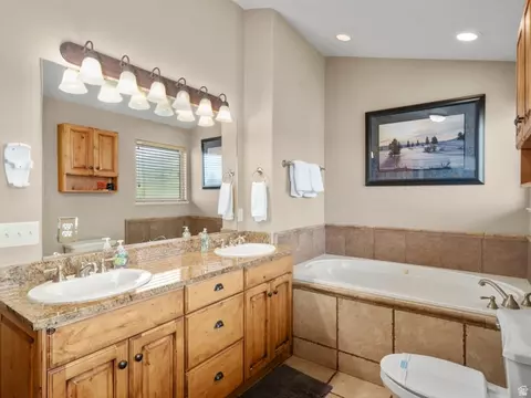 Bath - 5184 E Fairview Loop C404, Eden, UT 84310 photo 2 of 5