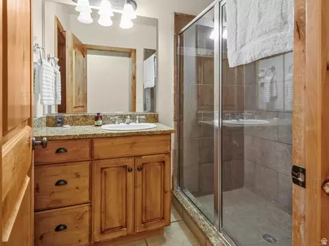 Bath - 5184 E Fairview Loop C404, Eden, UT 84310 photo 4 of 5