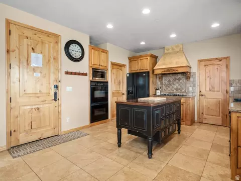 Kitchen - 5184 E Fairview Loop C404, Eden, UT 84310 photo 7 of 7