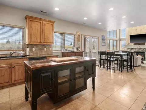 Kitchen - 5184 E Fairview Loop C404, Eden, UT 84310 photo 5 of 7